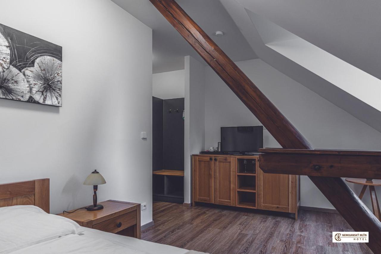 Hotel Nemojansky Mlyn Nemojany Екстериор снимка
