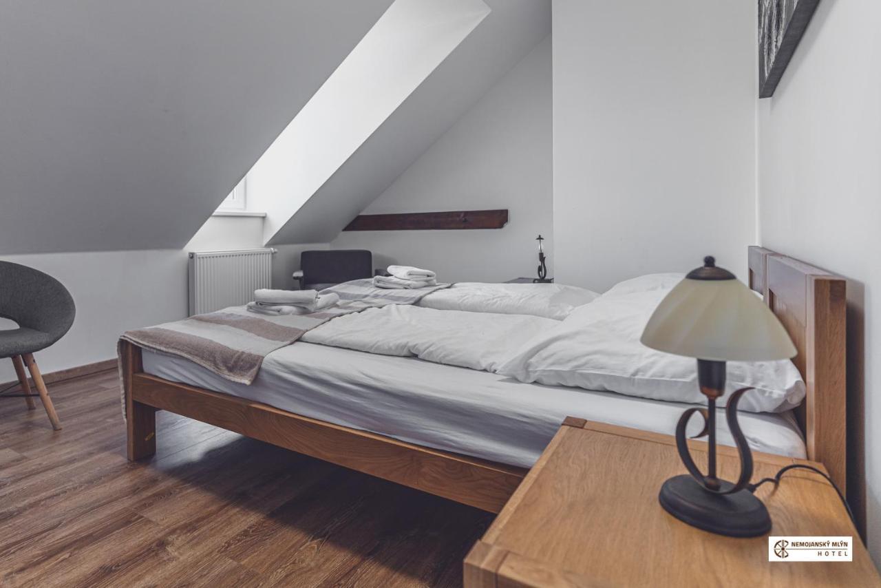 Hotel Nemojansky Mlyn Nemojany Екстериор снимка